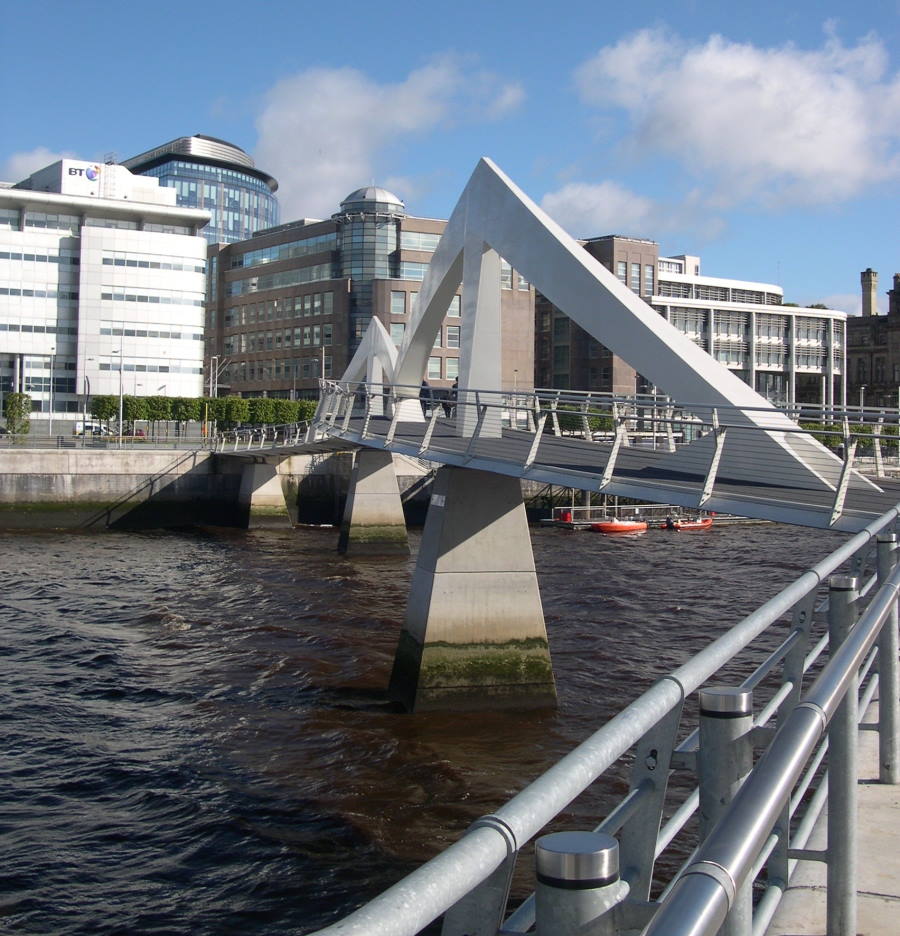 dcuktradeston4.jpg